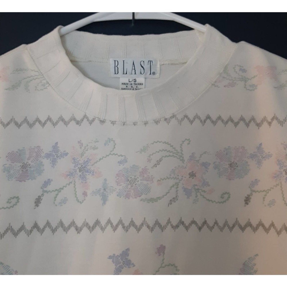 Vintage Blast Needlepoint Pattern Sweatshirt Past… - image 8